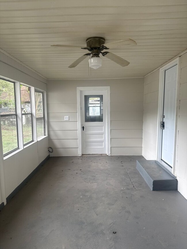 Building Photo - 114 Double Springs Rd