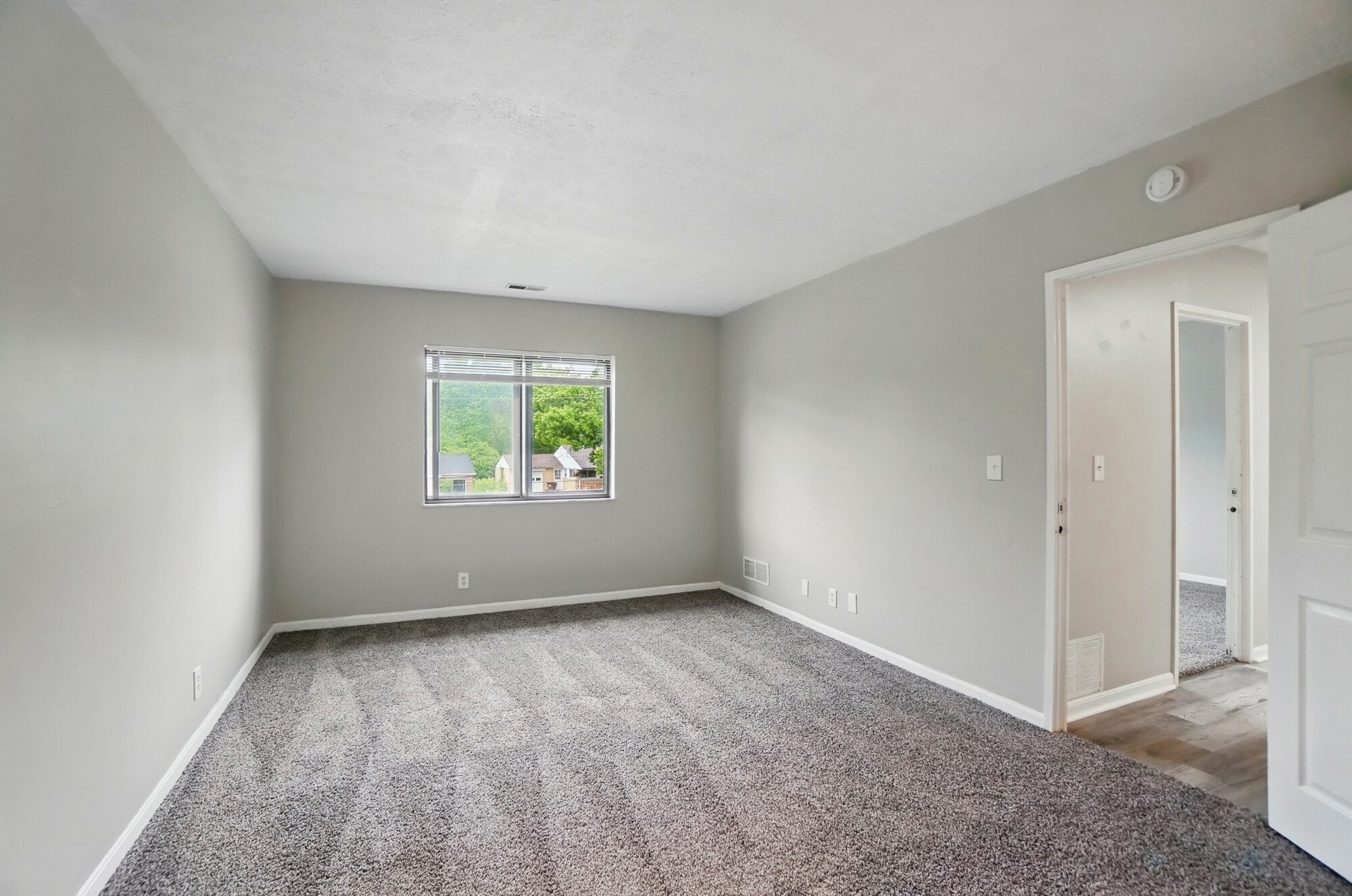 Building Photo - 480 Pedretti Ave