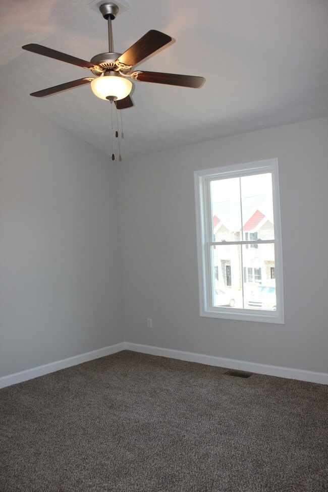 Building Photo - 163 Cedar Point Ln