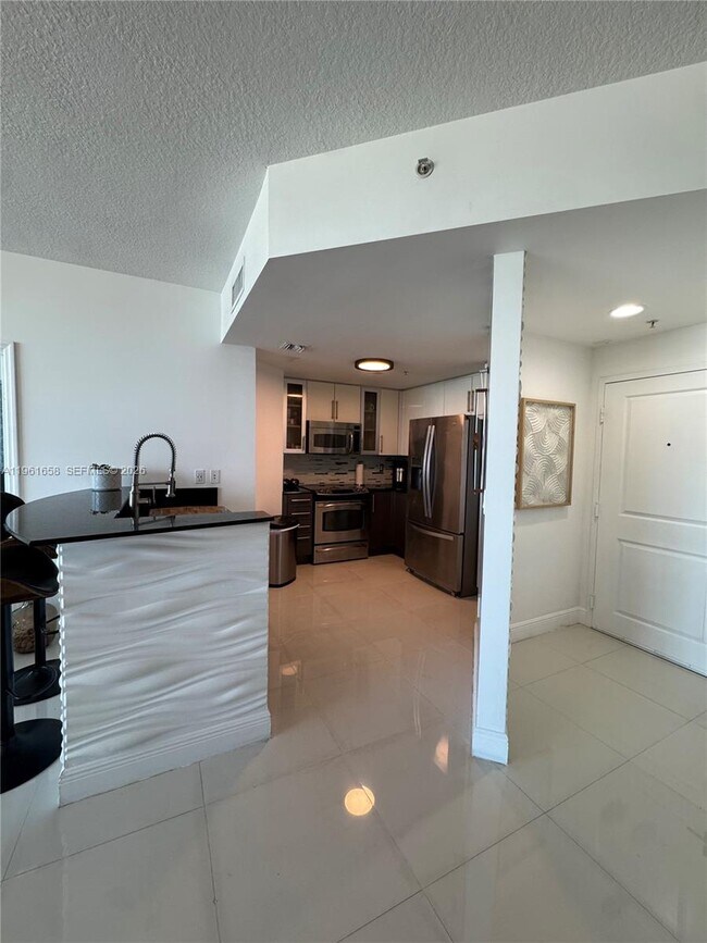 Building Photo - 7910 Harbor Island Dr