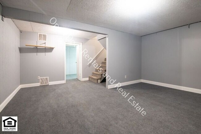 Building Photo - 15012 Tally Ho Dr
