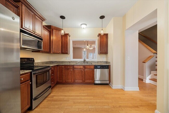 Building Photo - 1938 Tudor Court