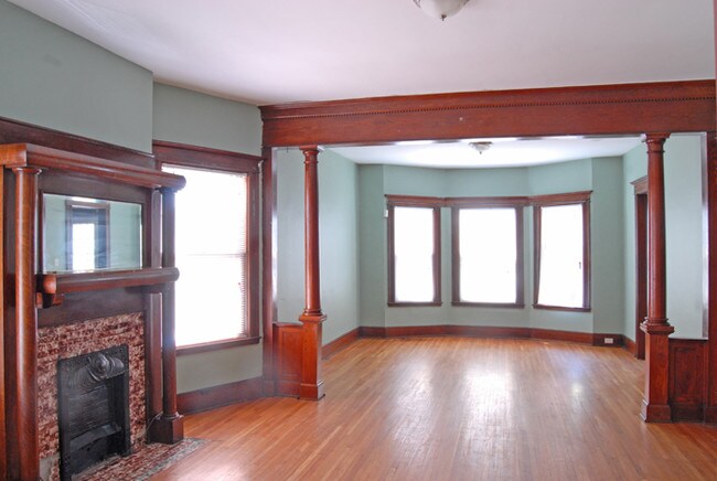 Building Photo - 132 Blaine Ave