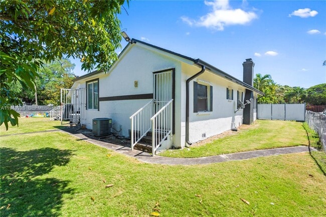 Building Photo - 113 NW 57th St