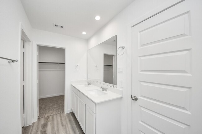 Building Photo - 10326 Penryn Frst Trl