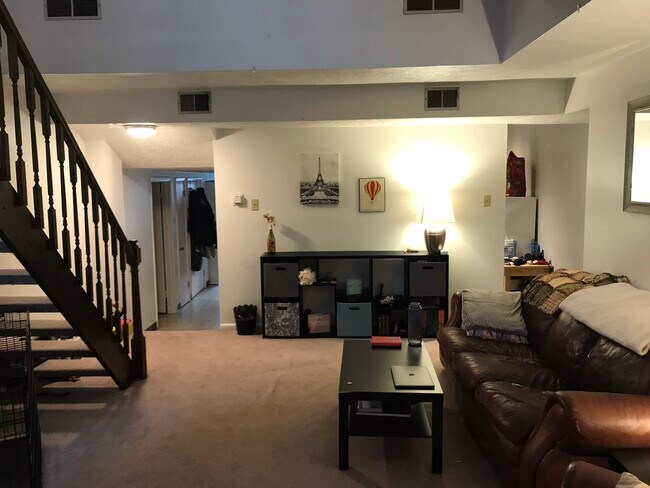 Building Photo - 2703 Jane St