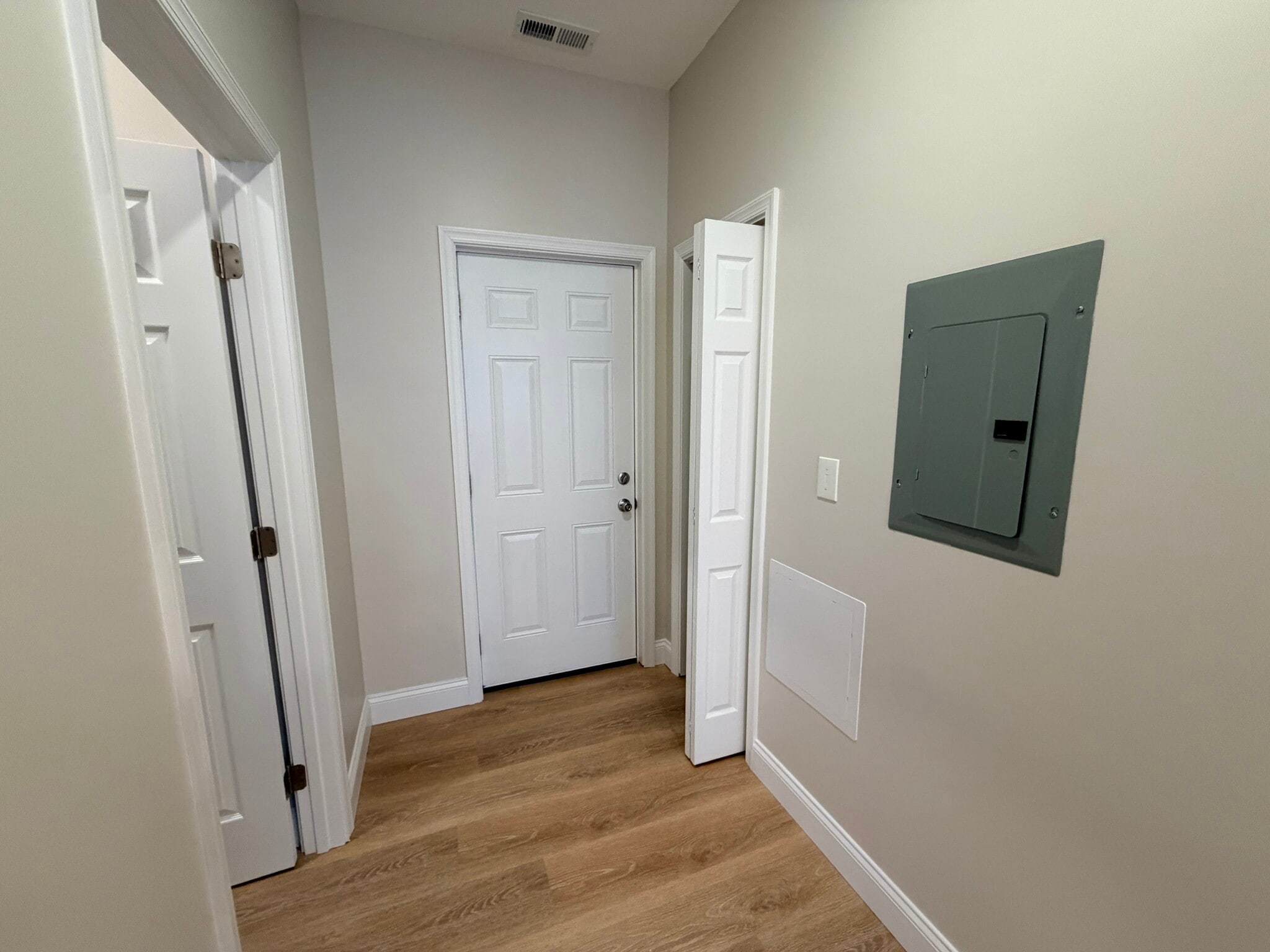 Building Photo - 3 E Overlea Ave