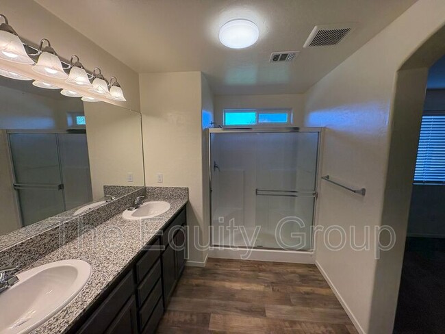 Building Photo - 2134 E Delta Ct