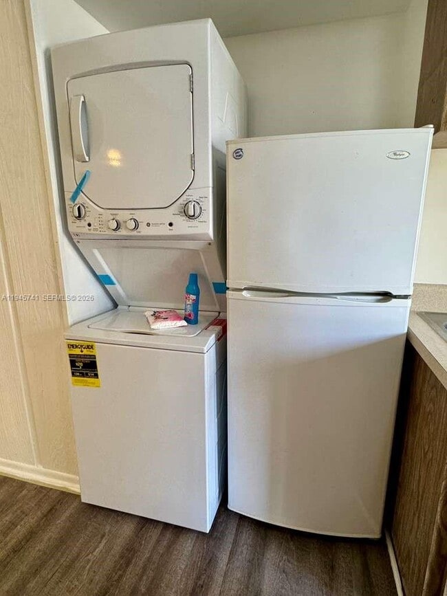 Building Photo - 5100 Rilma Ave