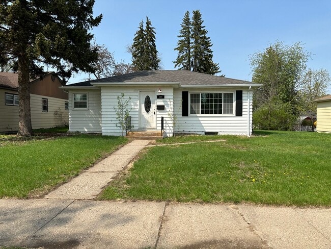 Building Photo - Spacious 4 bedroom  bathroom stand-alone home.