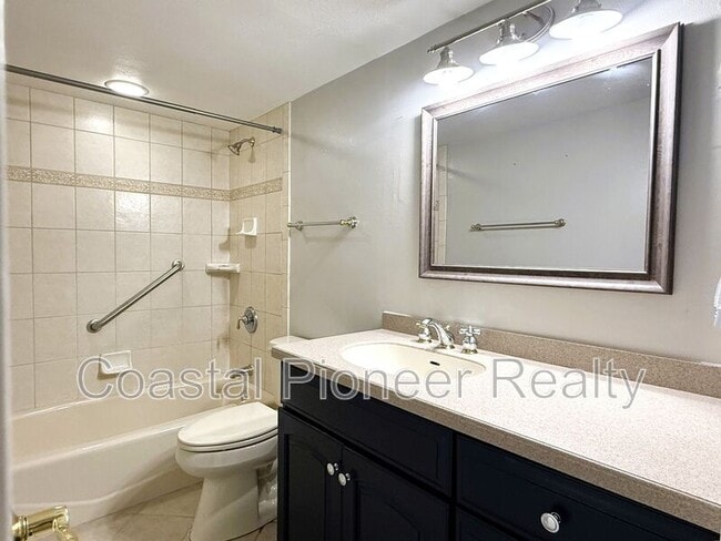 Building Photo - 2614 Cove Cay Dr