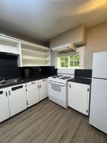 Building Photo - 122 SE Harlow Ave