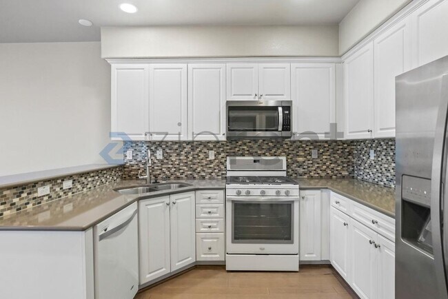 Building Photo - 2077 Kiwi Walkway