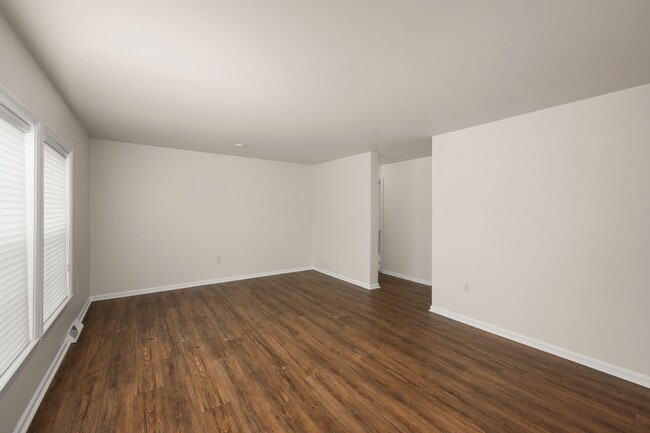 Building Photo - Milton Gem for Rent! Spacious 3BR Home, pe...