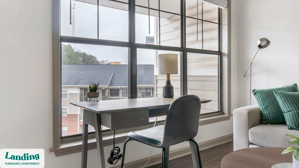 Building Photo - 2000 Monroe Pl NE