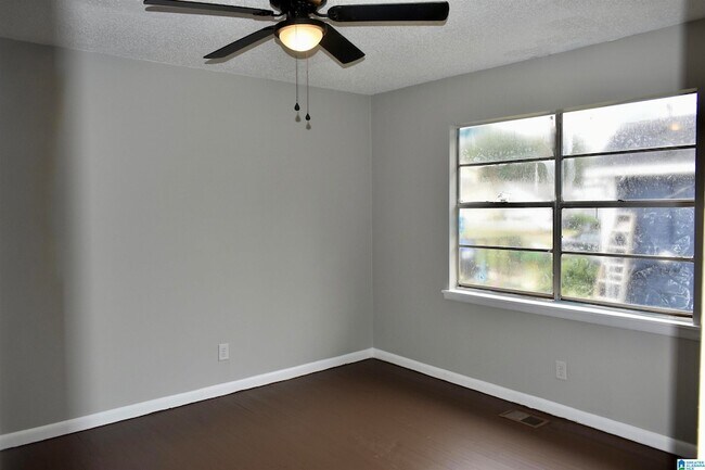 Building Photo - 3720 Howard Ave SW