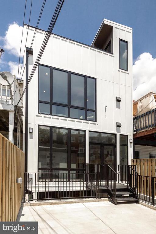 Building Photo - 1362 Perry Pl NW