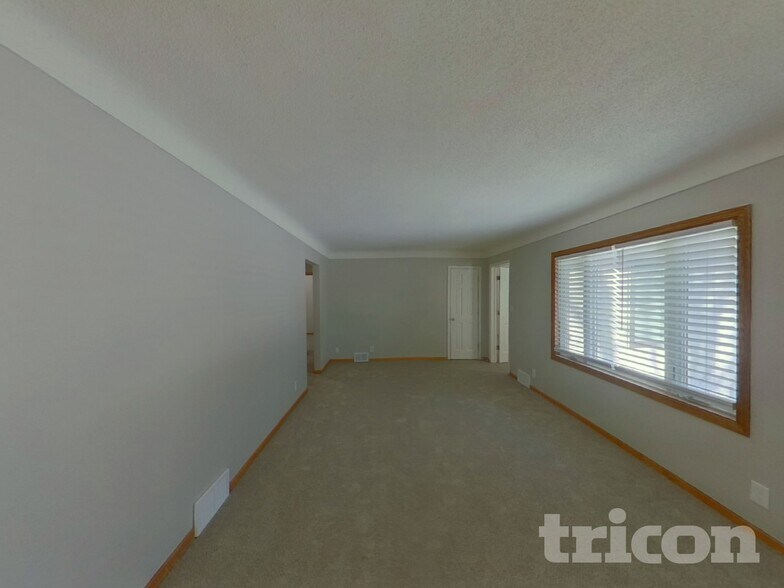 Building Photo - 2931 Woodbridge St