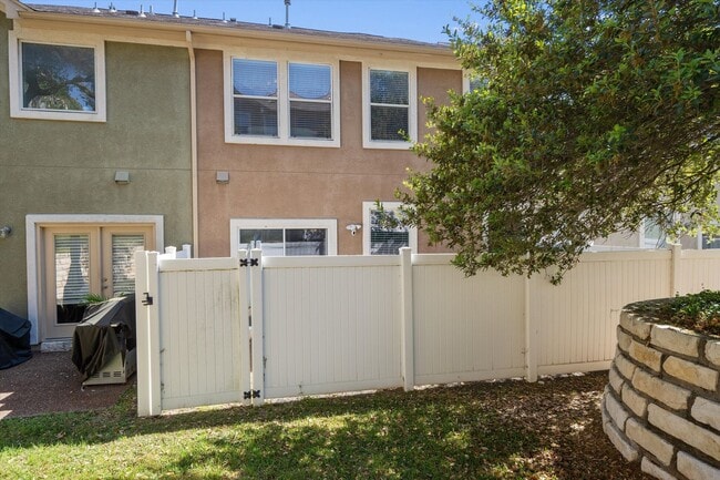 Building Photo - Lovely 2 Bedroom, 2.5 Bath Townhome w/ 2-Car Garage in Cedar Park!