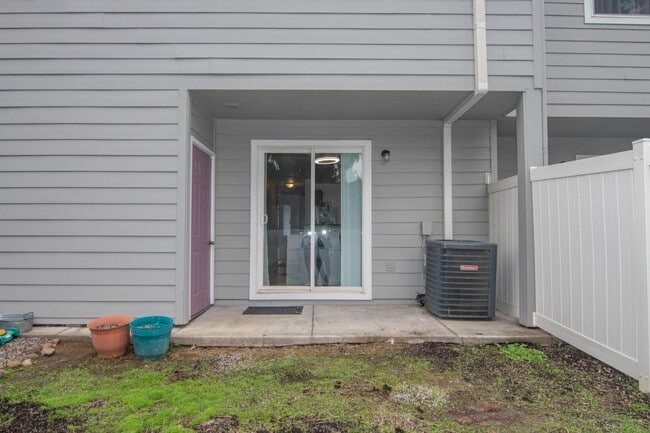 Building Photo - 2030 Brookhurst St