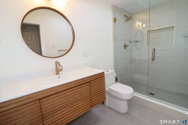 Building Photo - 185 Melba St