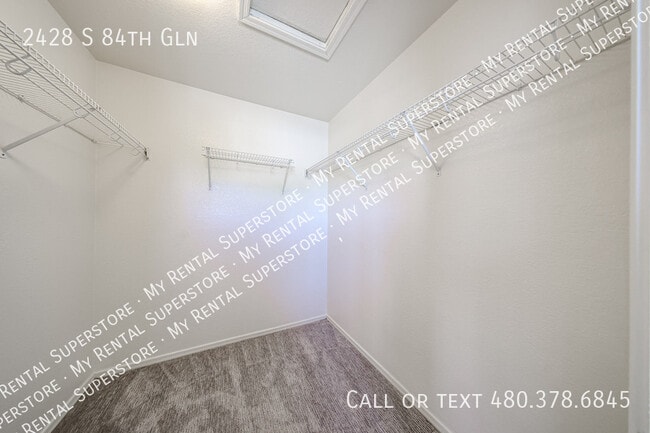 Building Photo - 2428 S 84th Gln