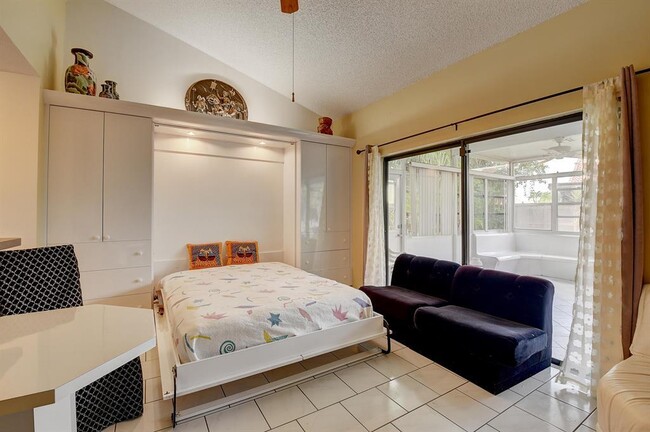 Building Photo - 9565 El Clair Ranch Rd