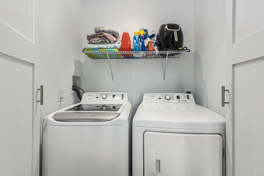 Building Photo - 211 S Pleasant St