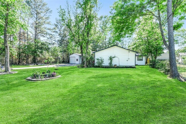 Building Photo - 27011 Azalea Ct