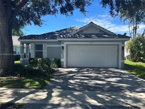 Building Photo - 2939 Myrtle Oak Cir