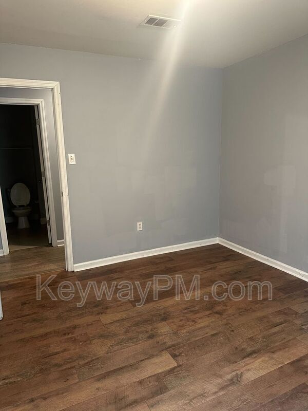 Building Photo - 2104 Trotters Way