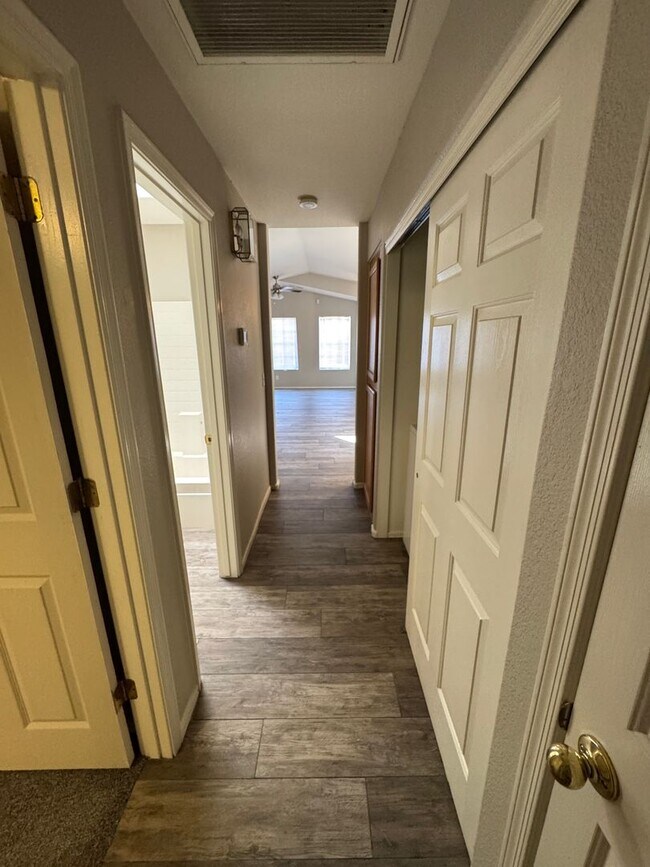 Building Photo - Beautiful 2 Bedroom 2 bath single level for Rent in Chandler