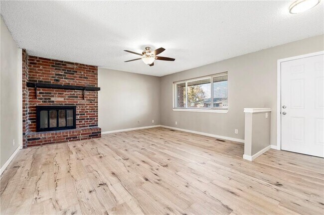 Building Photo - 1306 W Bonnie Ln