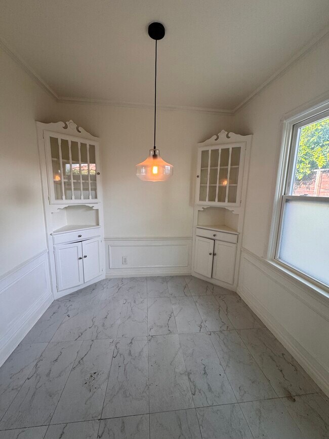 Building Photo - 1426 Hauser Blvd