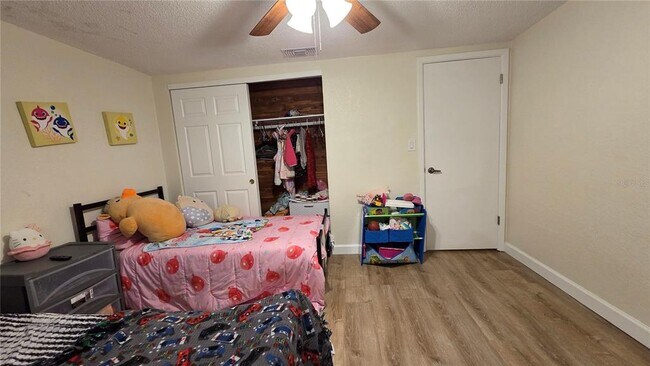 Building Photo - 7340 Brentwood Dr