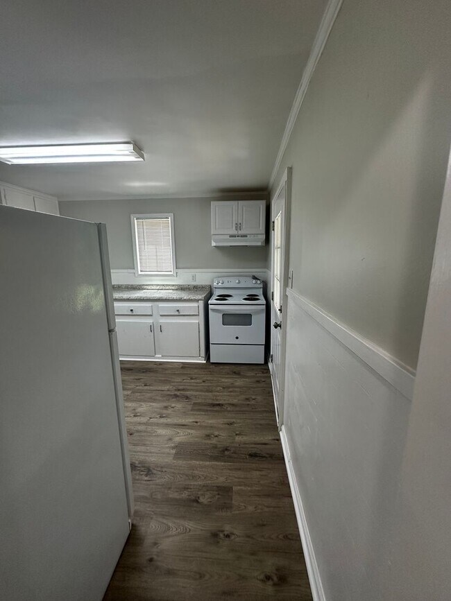 Building Photo - 3BD/1B home near VSU
