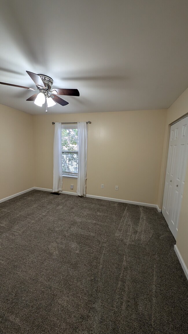 Building Photo - 1185 Ashford Ln