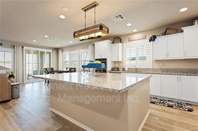 Building Photo - 24848 Coldwater Canyon Trail