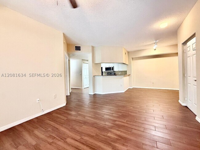 Building Photo - 3023 Alcazar Pl