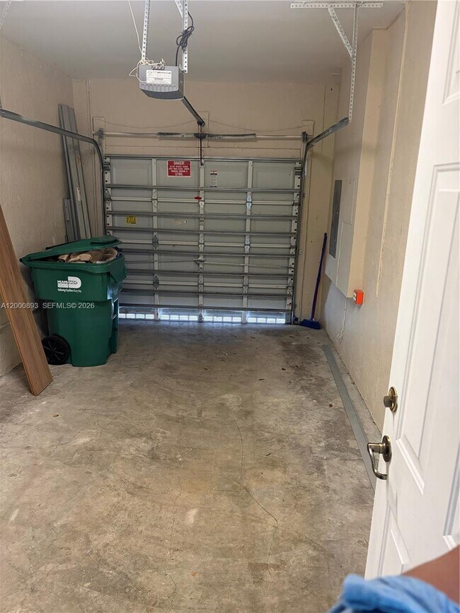 Building Photo - 10947 NW 79th St