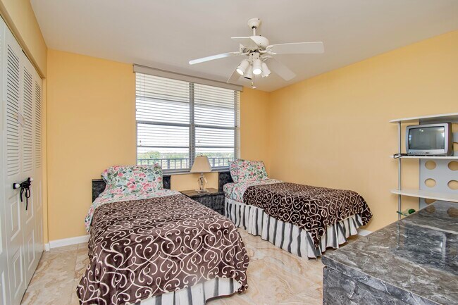 Building Photo - 14671 Bonaire Blvd