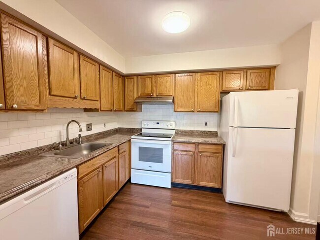 Building Photo - 1306 Sayre Dr