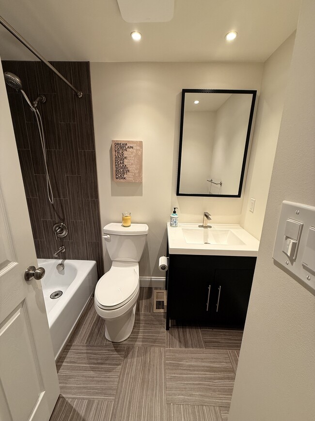 Building Photo - 19013 Quail Valley Blvd