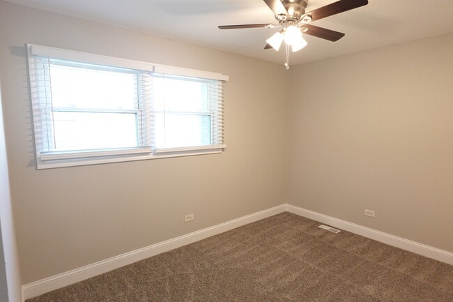 Building Photo - 3136 Olive Rd