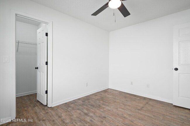 Building Photo - 8431 India Ave