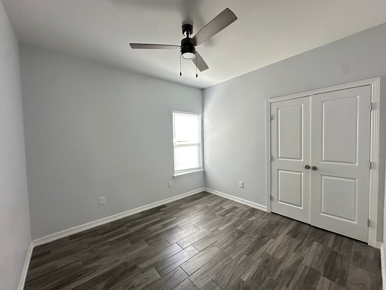 Building Photo - 3924 Las Vistas Ln