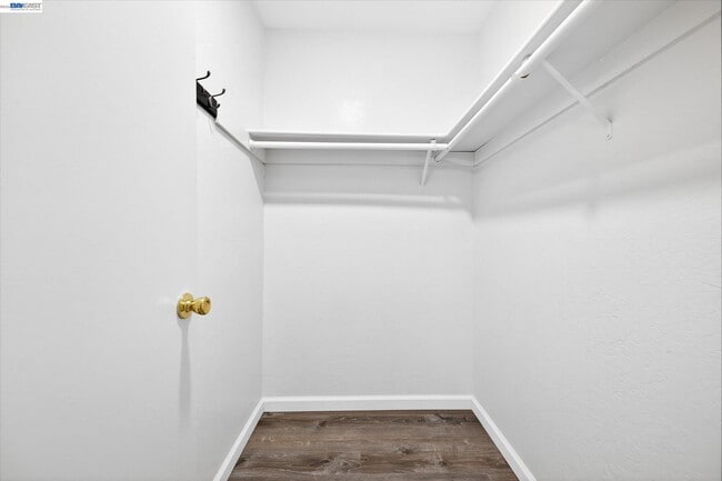 Building Photo - 2032 Newport Dr