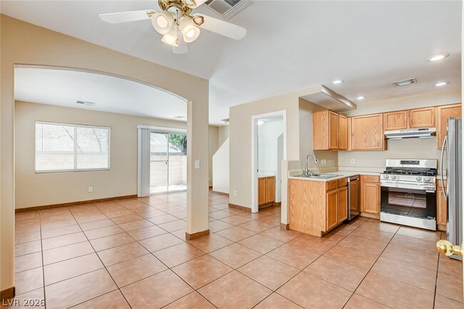Building Photo - 3290 Dragon Fly St