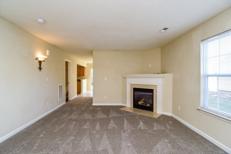 Building Photo - 5231 Fernhill Dr