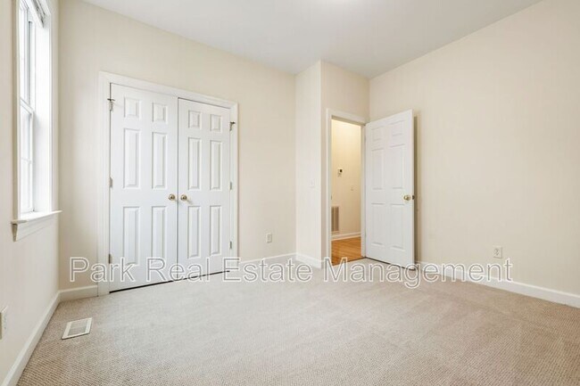 Building Photo - 304 Chatham Forest Dr